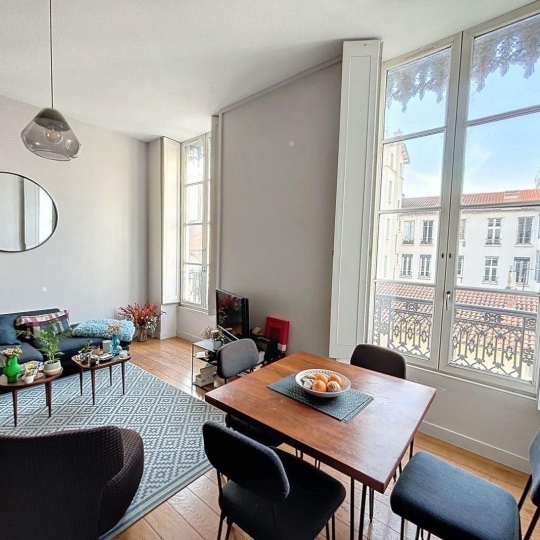  Annonces CALUIRE : Apartment | LYON (69002) | 33 m2 | 245 000 € 
