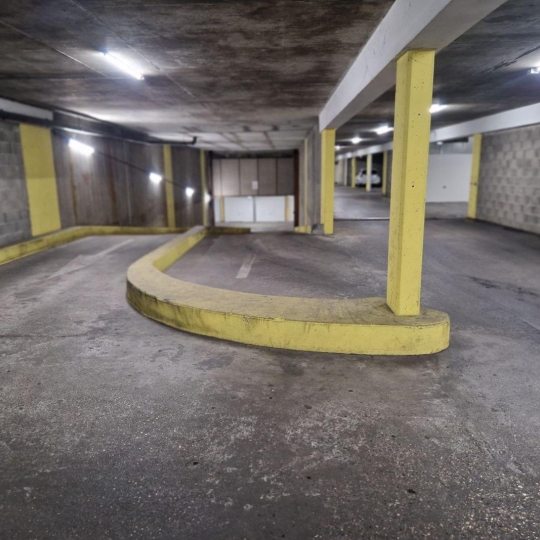  Annonces CALUIRE : Garage / Parking | VILLEURBANNE (69100) | 13 m2 | 21 000 € 