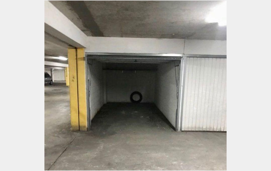 Annonces CALUIRE : Garage / Parking | VILLEURBANNE (69100) | 13 m2 | 21 000 € 